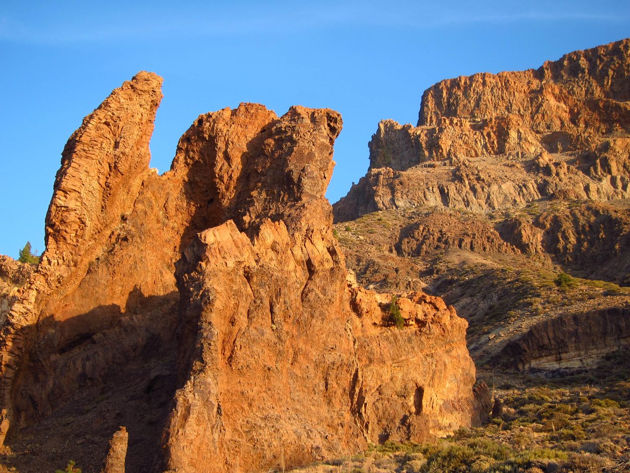 Los Cachorritos climbing area —between El Capricho and Roque del Pino—