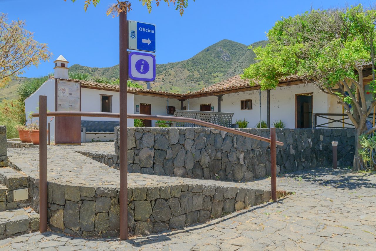 Casas de Los Pedregales Self-guided Loop Trail (Route 1)